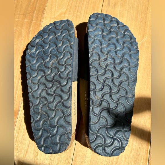 EUC Birkenstock Split Leather Arizona - Picture 4 of 4